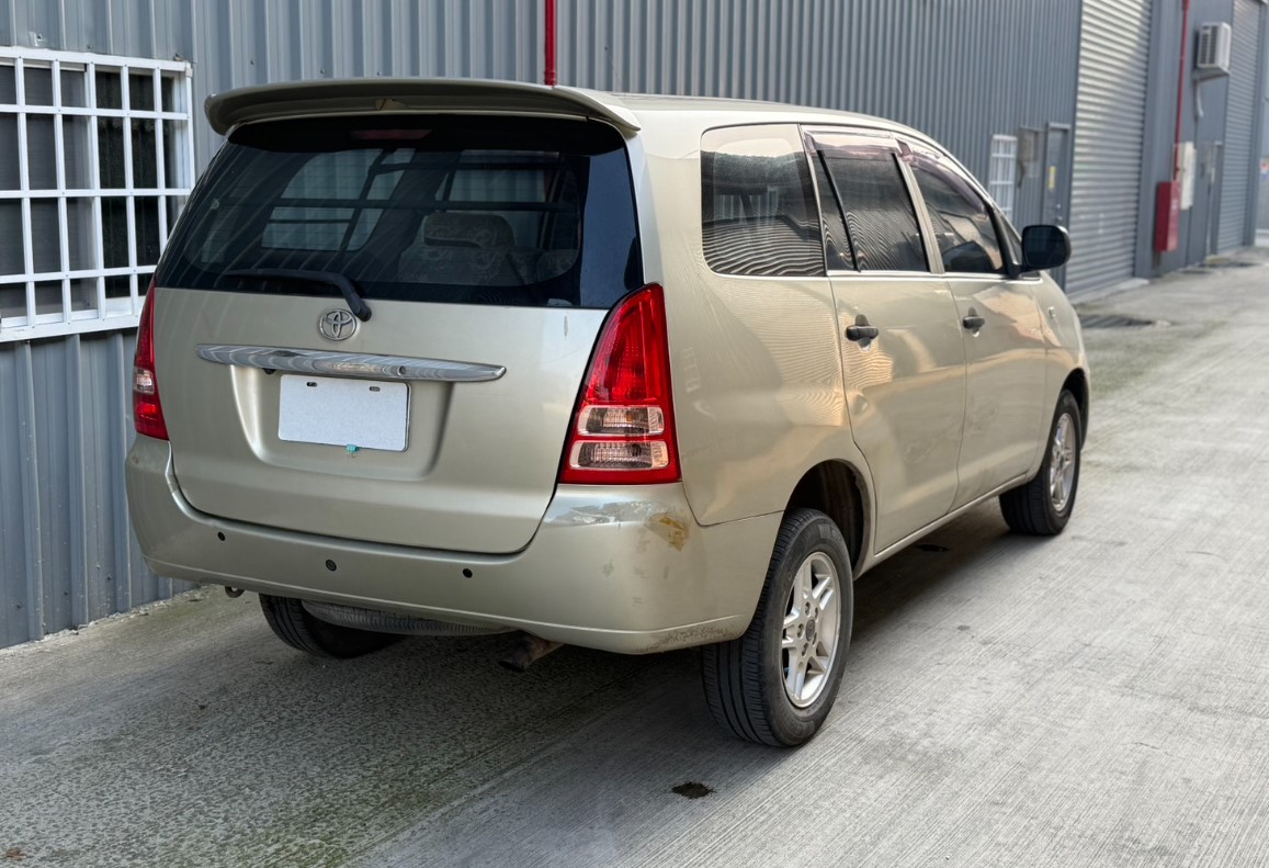 Kích thước xe Innova bao nhiêu mét có dễ di chuyển trong phố